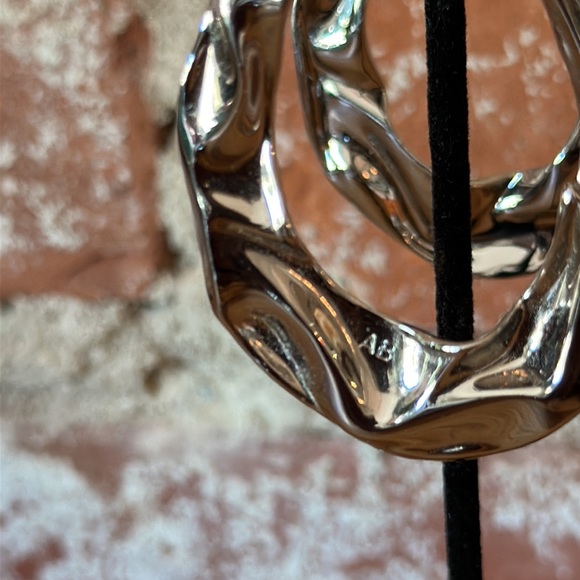 New Alexis Bittar Liquid Metal Rhodium Plated Hoop Earrings - Picture 6 of 9